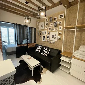 Aix, Neuf équipé Apartamento
